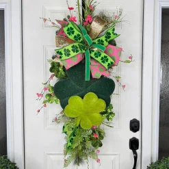 Blooming Shamrock Teardrop
