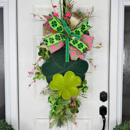 Blooming Shamrock Teardrop