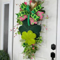 Blooming Shamrock Teardrop