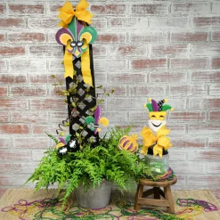Mardi Gras Mask Finial